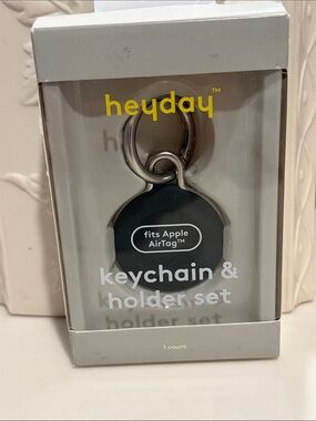 heyday Black AirTag Keychain & Holder